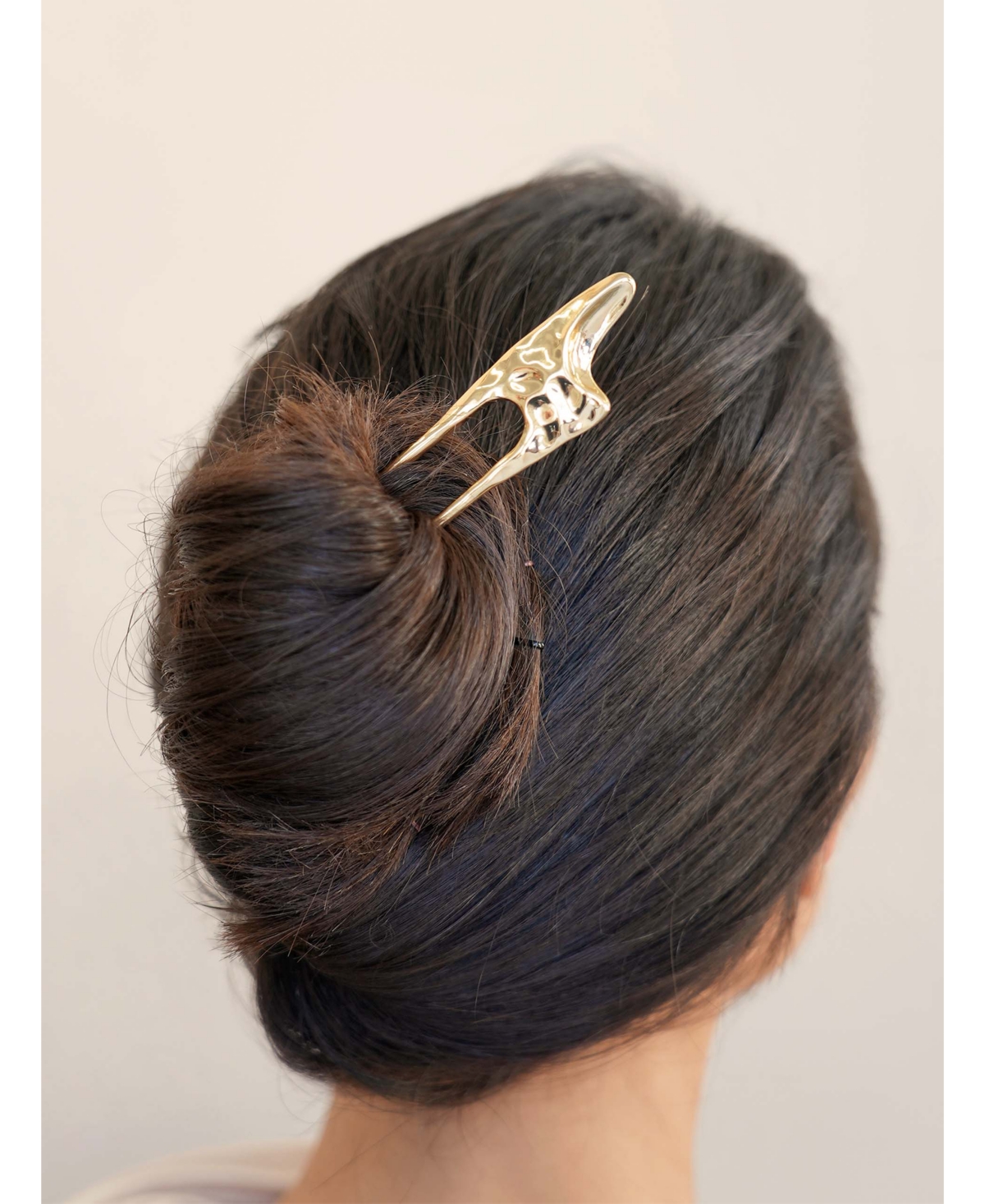 Ettika Number One Metal French Hair Pin In Gold