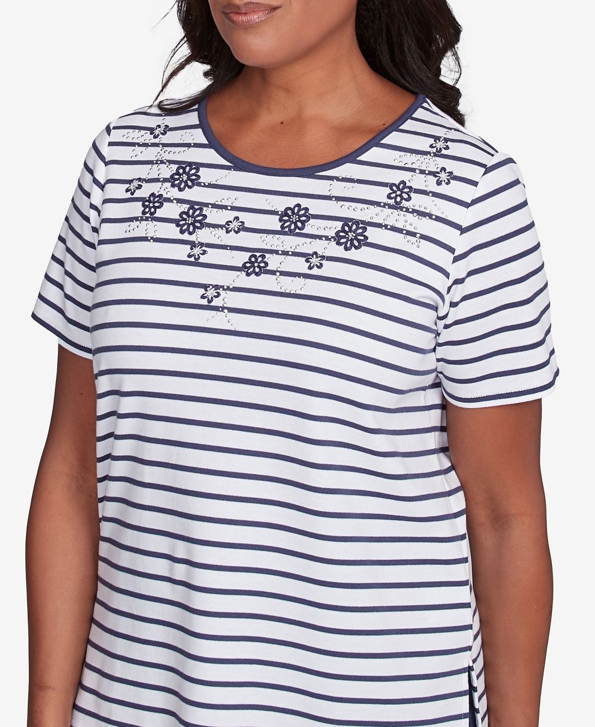 Alfred Dunner Petite Catalina Island Textured Floral Foil Accent Top In Linen