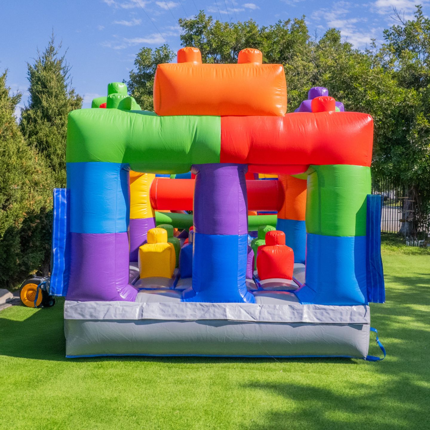 Детская игрушка HERO Kiddo Block Party 20 Ft. Vinyl Inflatable Obstacle Course, Up to 2 Users, Ages 3+ — фото 5