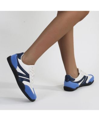 Larson Retro Lace-up Sneakers