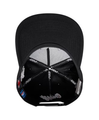 Men's Black Chicago Bulls Paint the City Pinch Front Snapback Hat