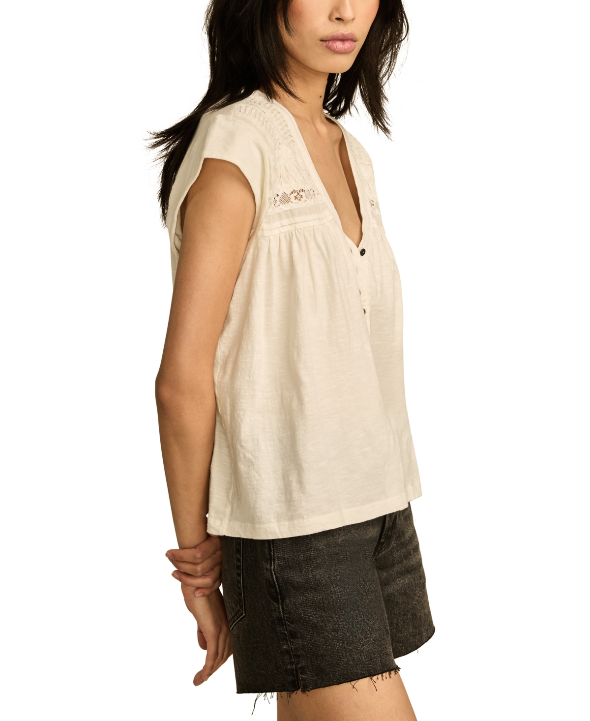 LUCKY BRAND WOMEN'S LACE-TRIM CAP-SLEEVE HENLEY T-SHIRT 