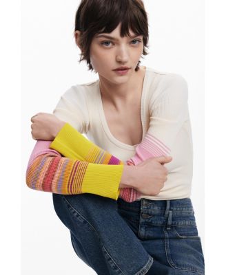 Women's T-shirt with printed sleeves