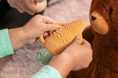 Toddler Easter Teether Set, Easter Bunny, Carrot, Chicken, Rattle Egg & Easter Basket Teething Toys Cute Easter Teethers Toys Gift Set