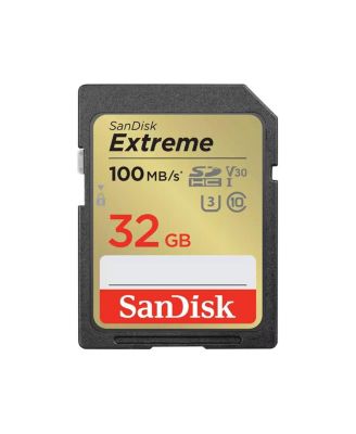 Alpha a6400 Mirrorless Digital Camera with 18-135mm Lens - Bundle with Shoulder Bag, 64GB SD Card, Cleaning Kit, SD Card Case, Tripod