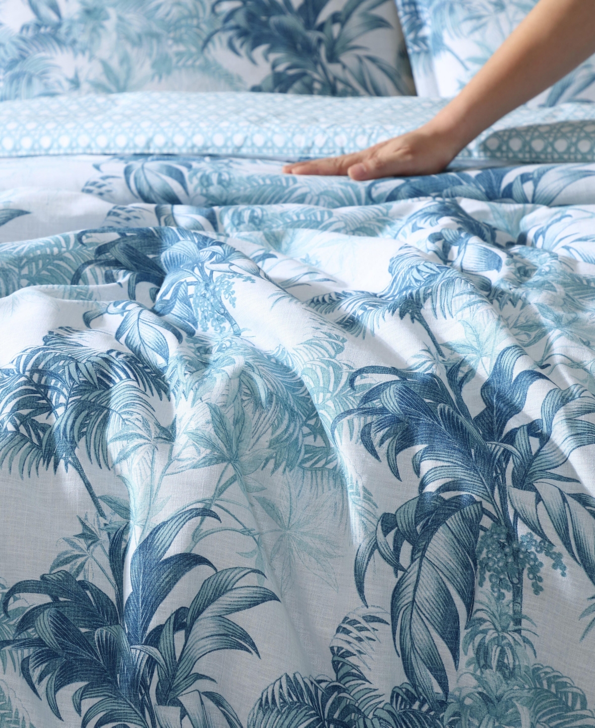 Tommy Bahama Home Tommy Bahama Legacy Palms Reversible 3-pc. Comforter Set, Full/queen In Bristol Blue