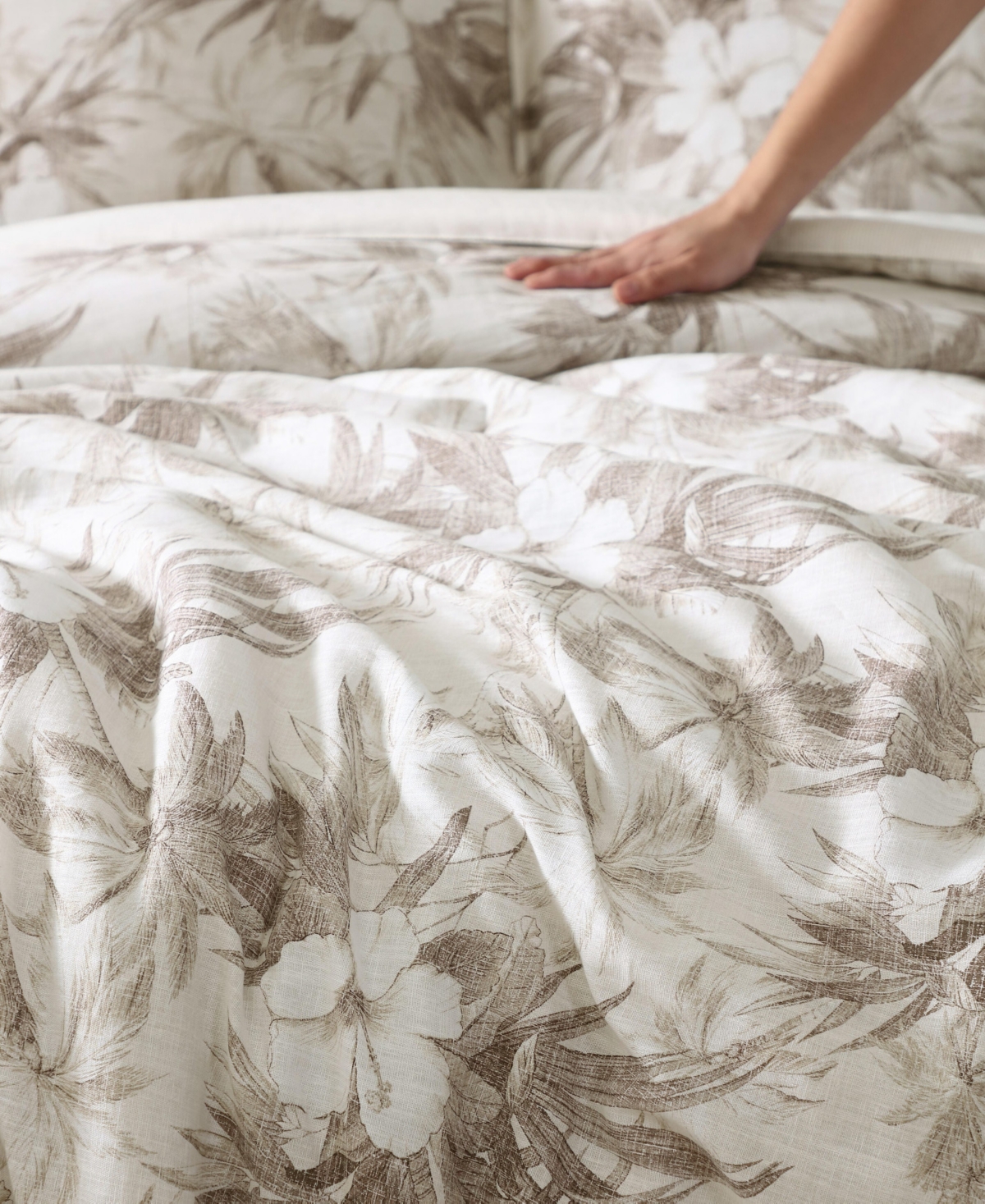 Tommy Bahama Home Tommy Bahama Beachway Blooms Reversible 3-pc. Comforter Set, King In Beige
