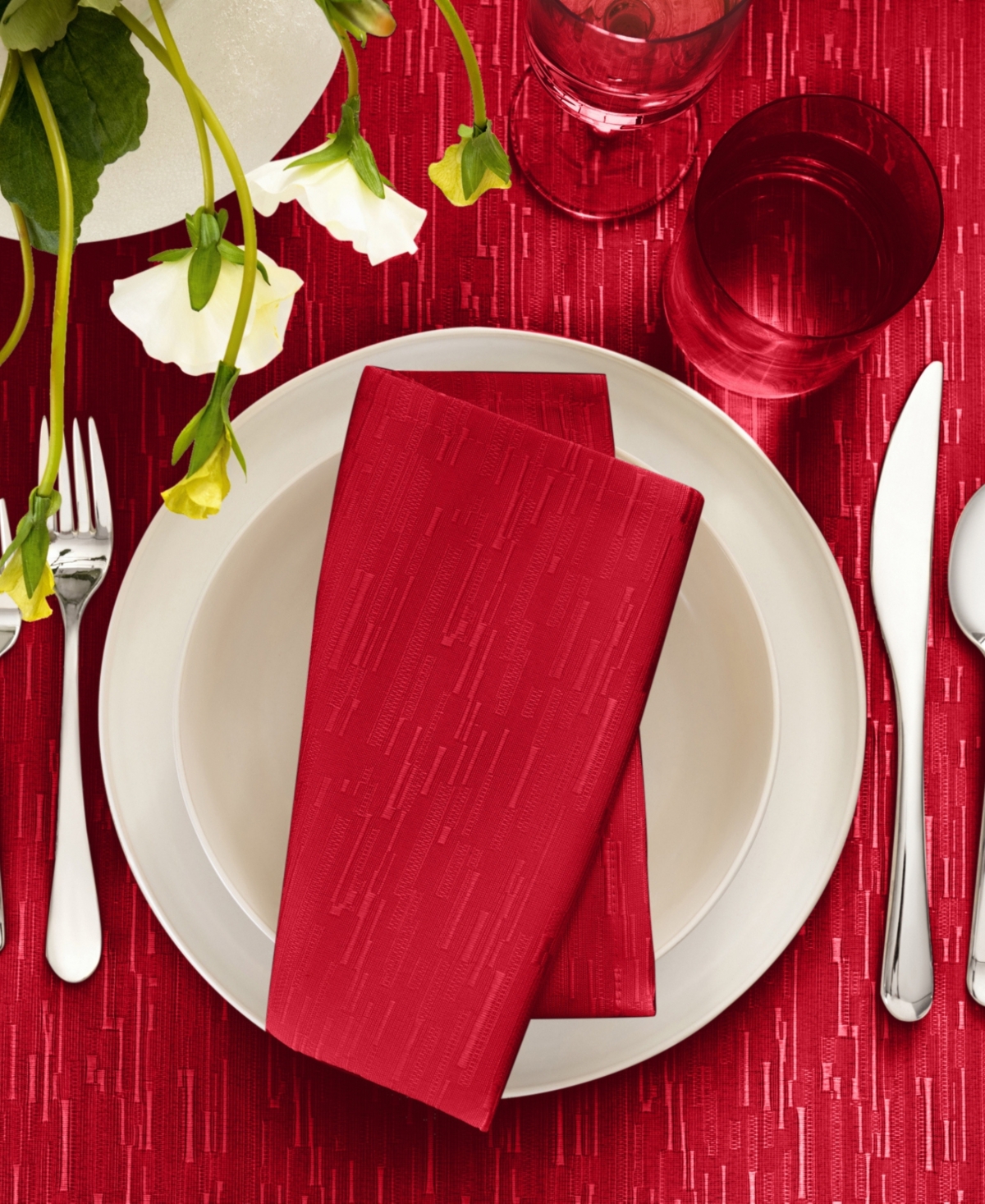 Elrene Continental Solid Texture Water And Stain Resistant Napkins 17 X 17, Set/4 In Red