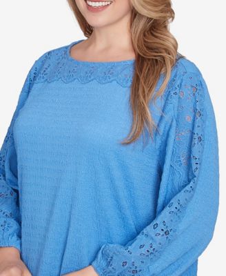 Plus Size Solid Textured Eyelet 3/4 Sleeve Top