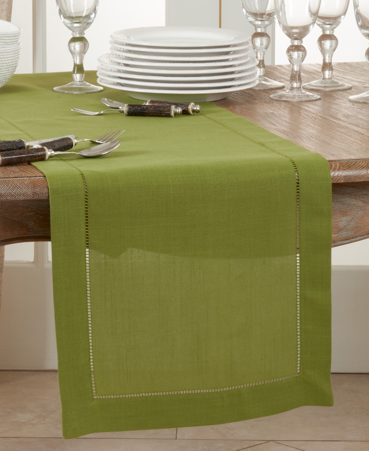 Saro Lifestyle Hemstitched Border Table Runner, 16" X 54" In Kiwi