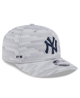 New Era - Men's Gray New York Yankees 2025 MLB Clubhouse 9FORTY M-Crown Adjustable Hat