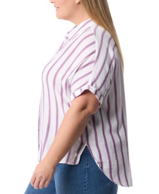 Plus Size Daisy Printed Button-Front Shirt