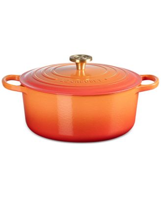 Le Creuset - Signature Round Dutch Oven with Crucible Knob, 7.25-Qt.