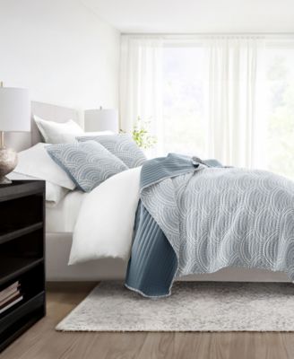 Scallop Reversible 2-Pc. Lightweight Quilt Set, Twin/Twin XL