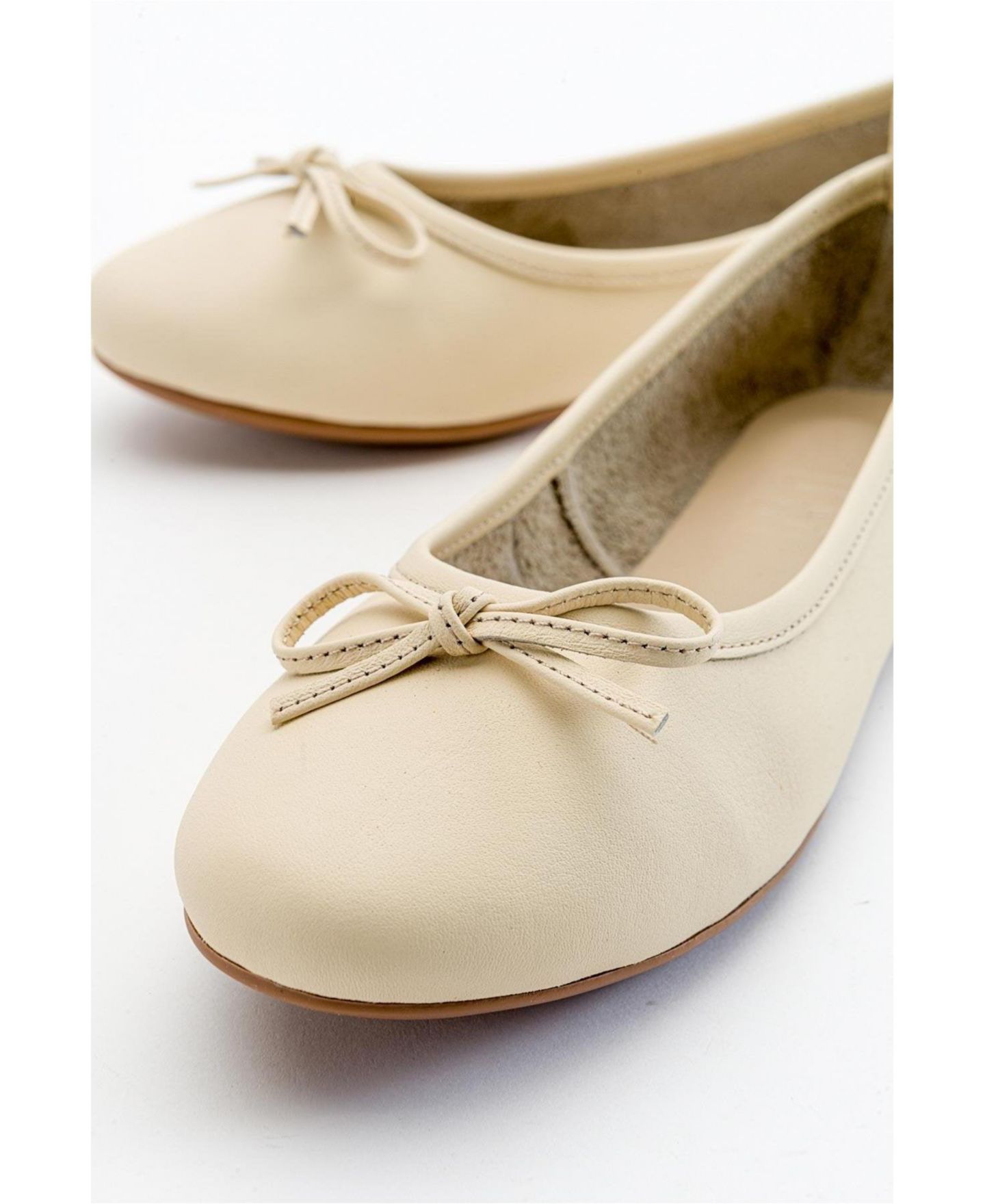 Женские кожаные балетки Forever & Always Shoes Florence, цвет: Бежевый кожаный — фото 3