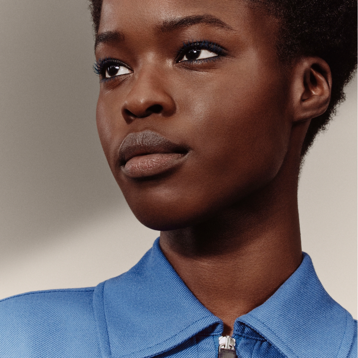 Hermes Trait D' Revitalizing Care Mascara In 04 Bleu Encre