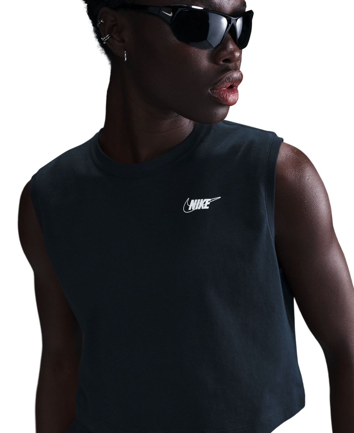 Nike Women's  Sportswear Club Sleeveless Cropped Graphic T-shirt In Black