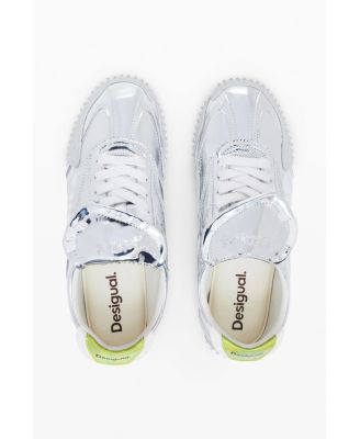 Women's Retro sneaker tongue