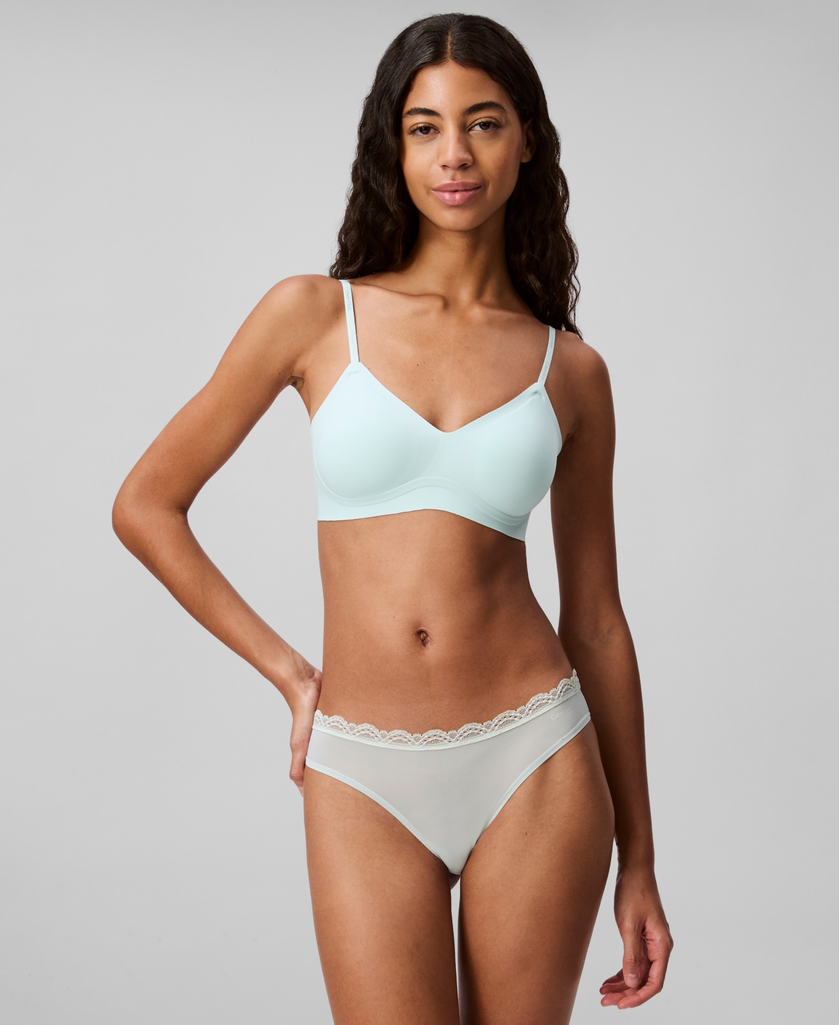 Calvin Klein Women's Invisibles Gel Wire Lightly Lined Bralette Qf7142 In Moonlight Jade