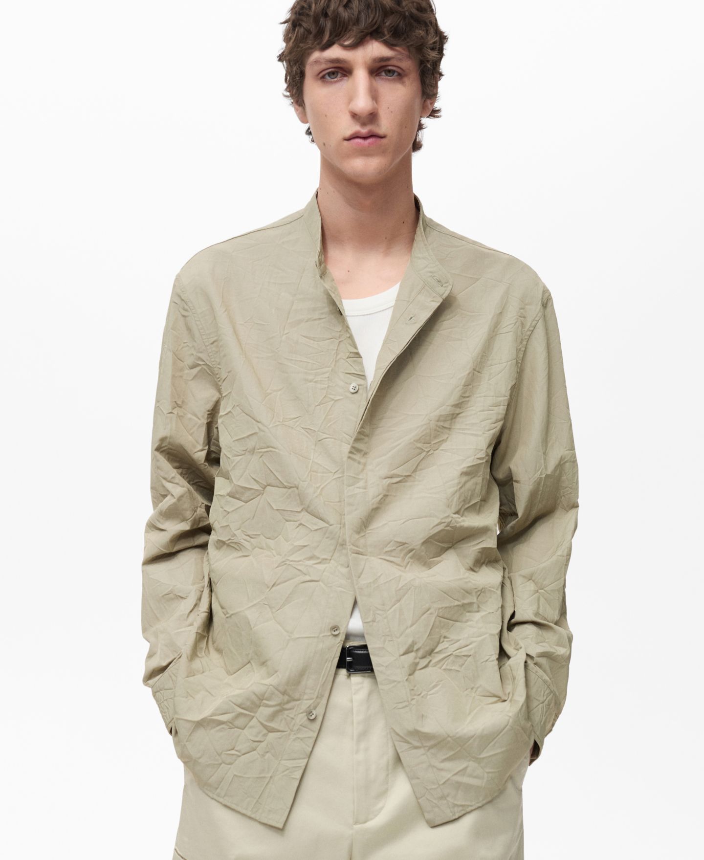 Мужская рубашка Mango Wrinkled-Effect Crew Neck, цвет: Пастельный зелёный — фото 1
