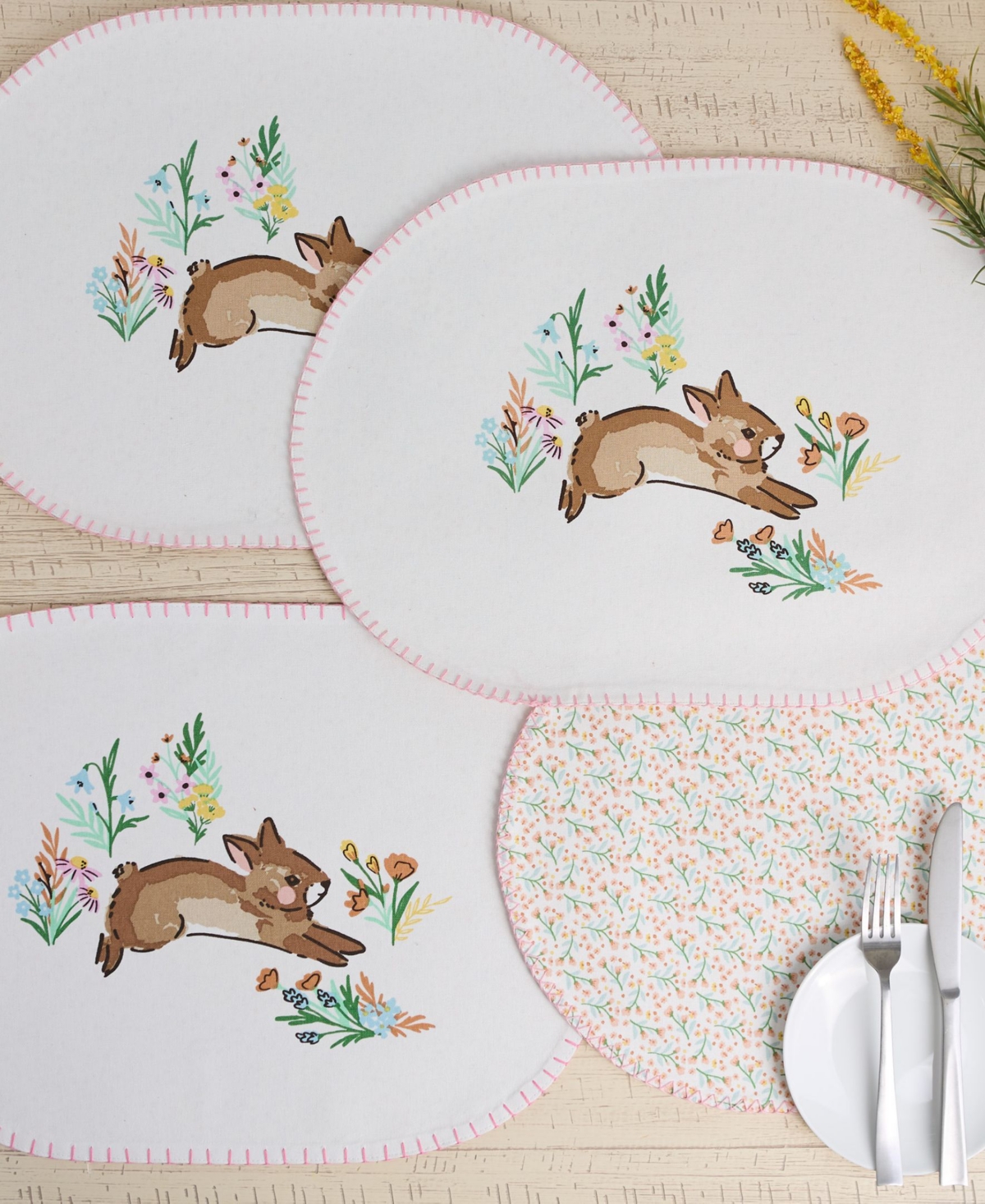 Design Imports Spring Bunny Printed Cotton Placemats, Set Of 4 In Off White