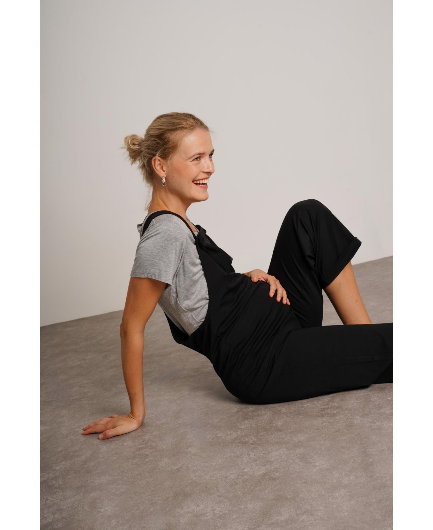 Женский комбинезон NOM Maternity Imogen Knit Tie-Strap Overalls, цвет: Однотонный чёрный — фото 5