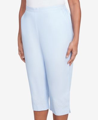 Women's St. Thomas Heat Set Embroidered Capri Pants