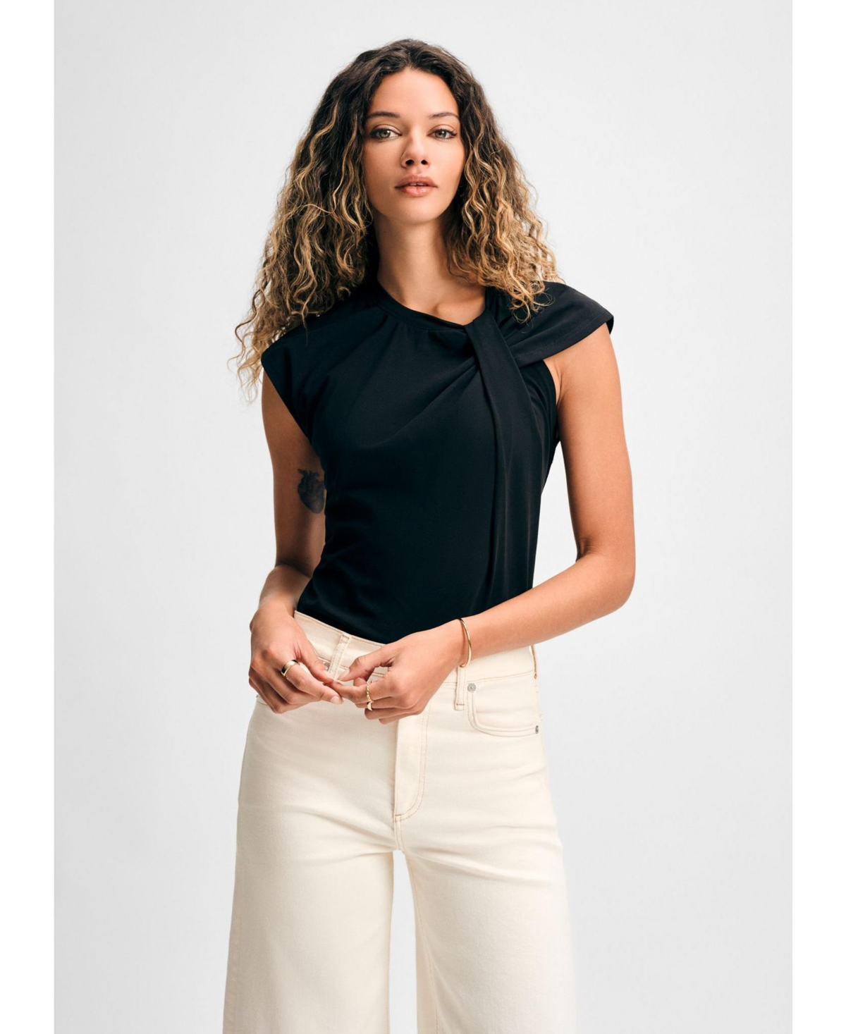 Women's Twist Neck Short Sleeve Tee - Black