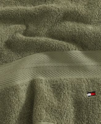 Modern American Solid Cotton Bath Towel, 30" x 54"