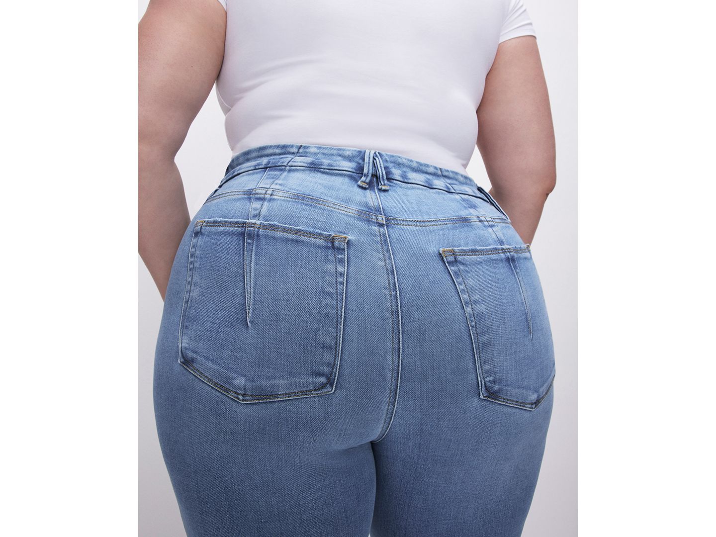 Женские джинсы Good American Soft-Tech Good Legs Straight Jeans, Regular & Plus Size, цвет: Индиго — фото 11