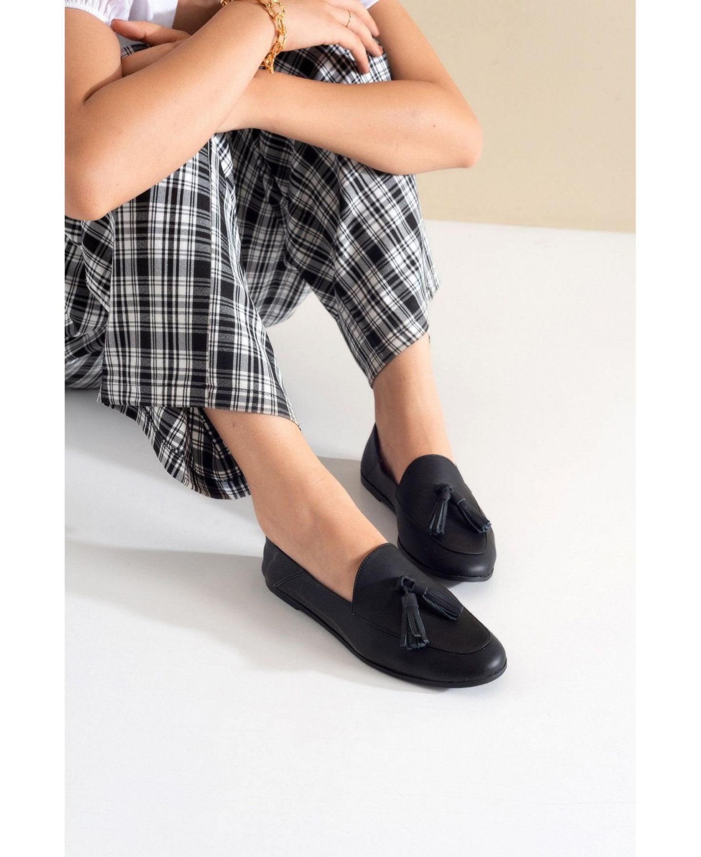 Женские туфли Forever & Always Shoes Mona Soft Leather Tassel Loafer, цвет: Чёрный кожаный — фото 3