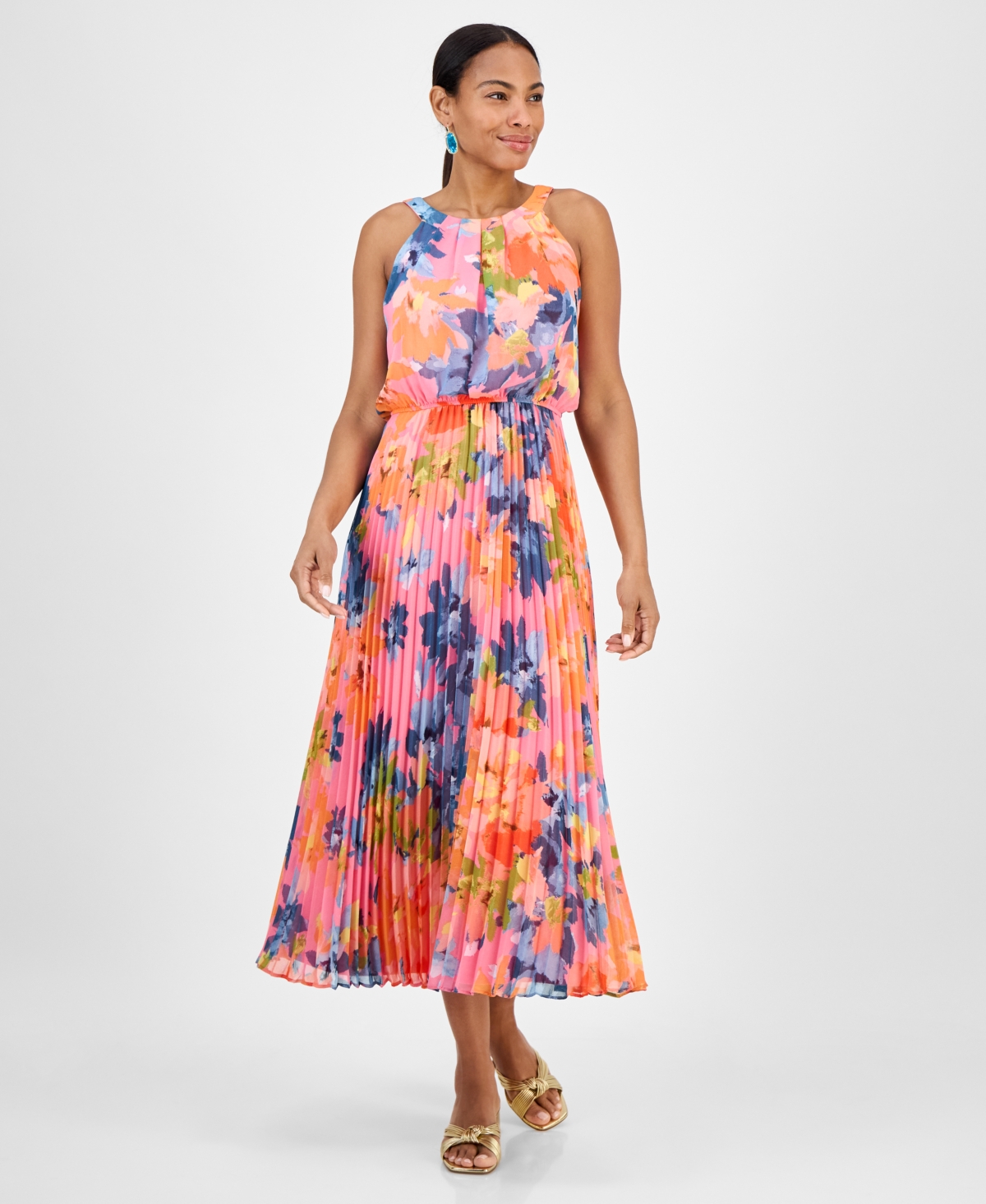 Shop Robbie Bee Petite Printed Sleeveless Pleat-skirt Maxi Dress