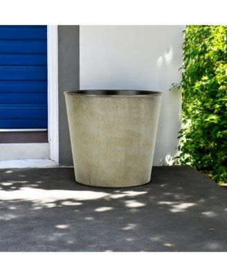 Durable Plastic Round Pot Planter for Indoor and Outdoor Use