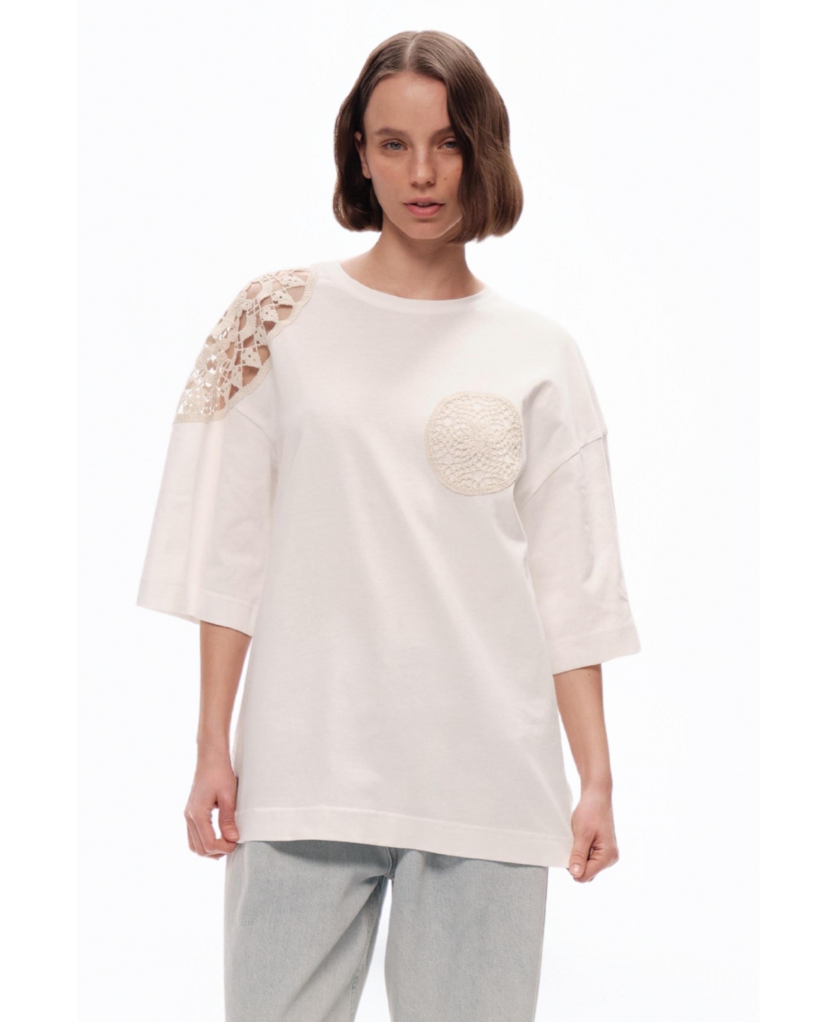 Women's Embroidered Detail T-Shirt - Open white