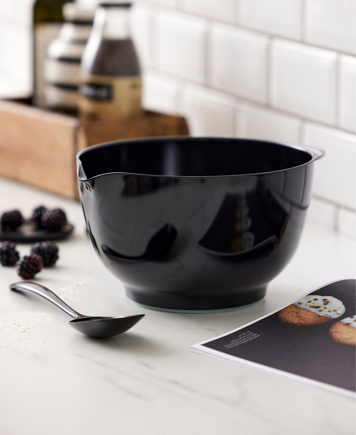 Rosti Margrethe 5.3-quart Mixing Bowl With Lid In Black