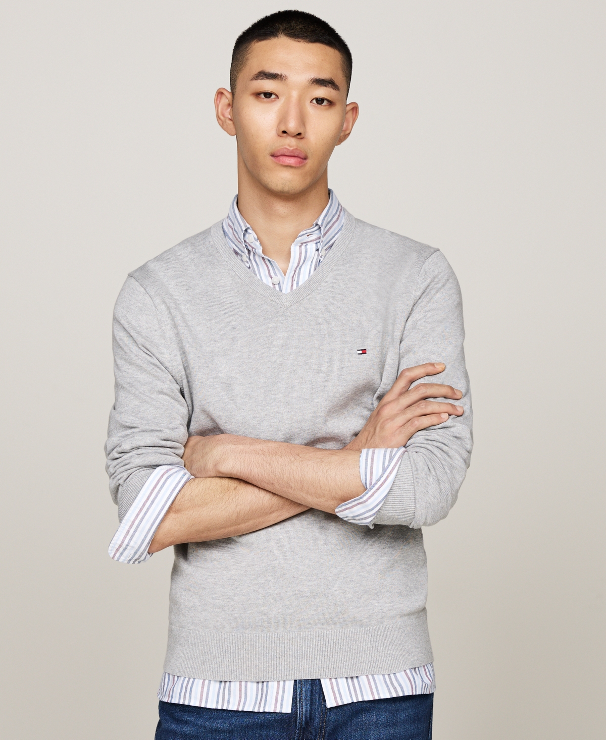 Men's Essential Solid V-Neck Sweater - Light Grey Heather
