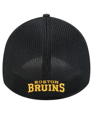 Men's Black Boston Bruins Linear Featherweight 39THIRTY Flex Hat