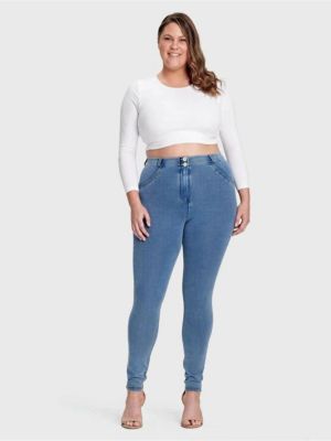 Women's Curvy High-Rise Sculpting Skinny Jeans