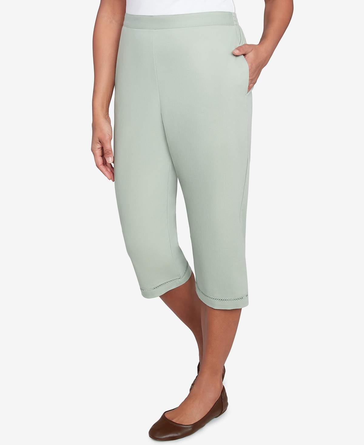 Alfred Dunner Plus Size Santa Fe Relaxed Crochet Hem Capri Pants In Aloe