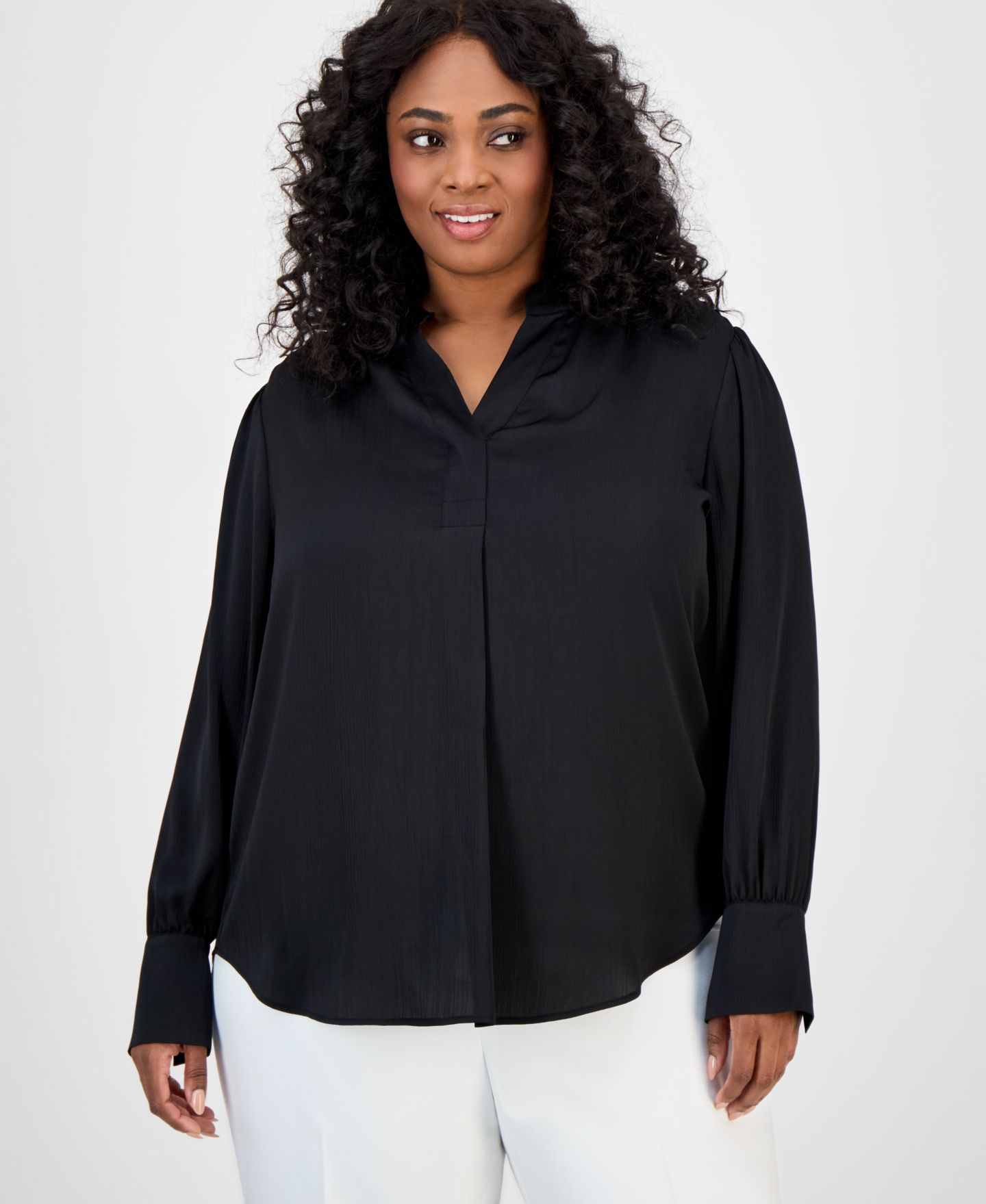 Женская блузка Anne Klein Plus Size Long-Sleeve V-Neck Blouse, цвет: Чёрный — фото 1
