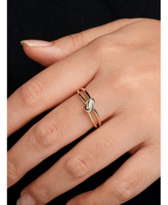 Love Knot Ring in 14K Gold, Size 7, approx. 1.8 grams.