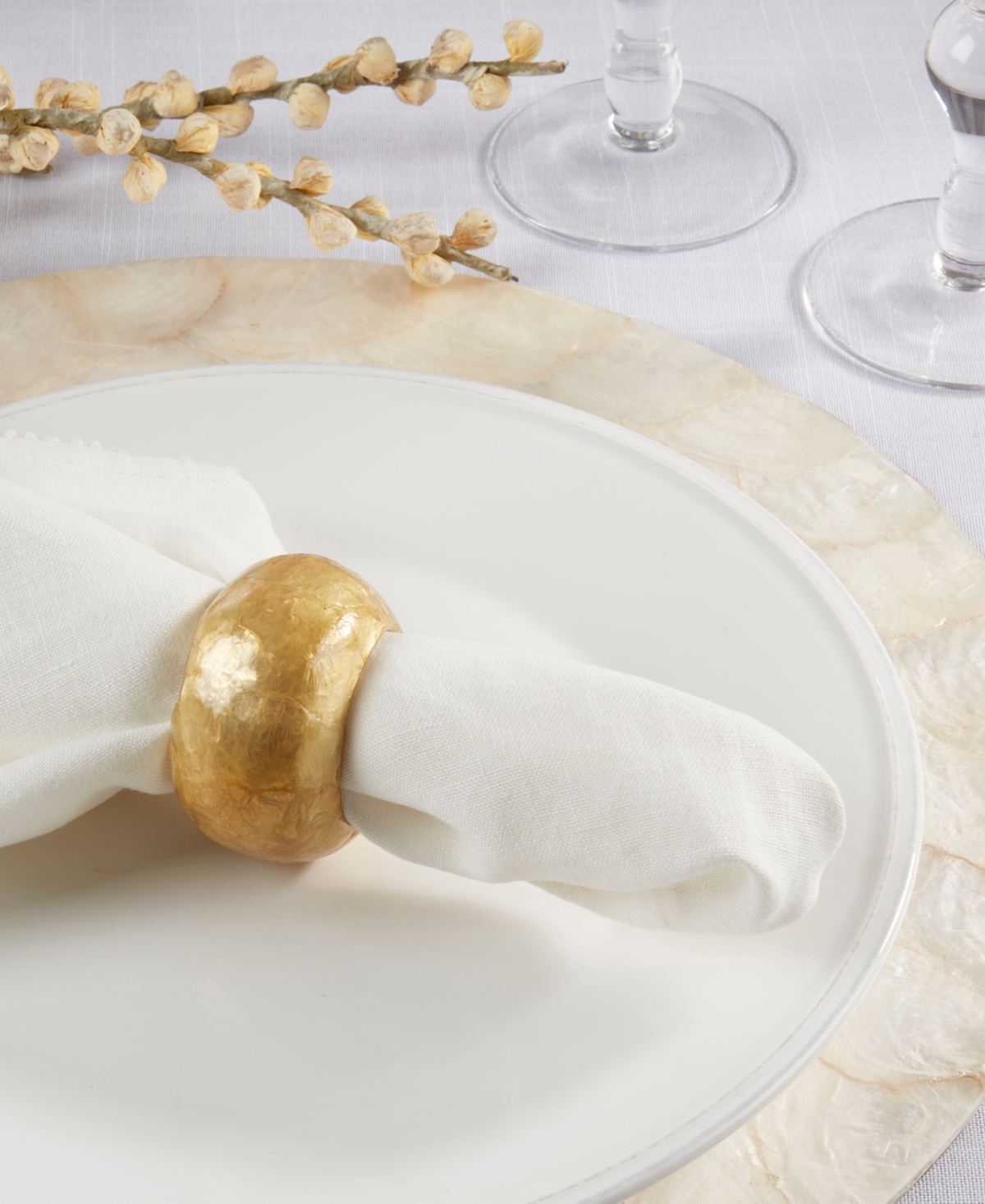 Saro Lifestyle Textured Capiz Napkin Rings, Set Of 4 In Gold
