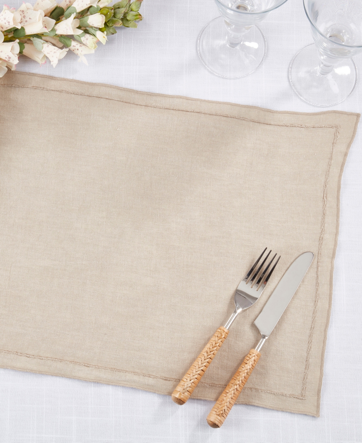 Saro Lifestyle Stonewashed Overlock Linen Edge Placemats, 14" X 20" In Natural