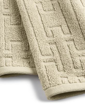 Sculpted Chain-Link Hand Towel, 16" x 30"