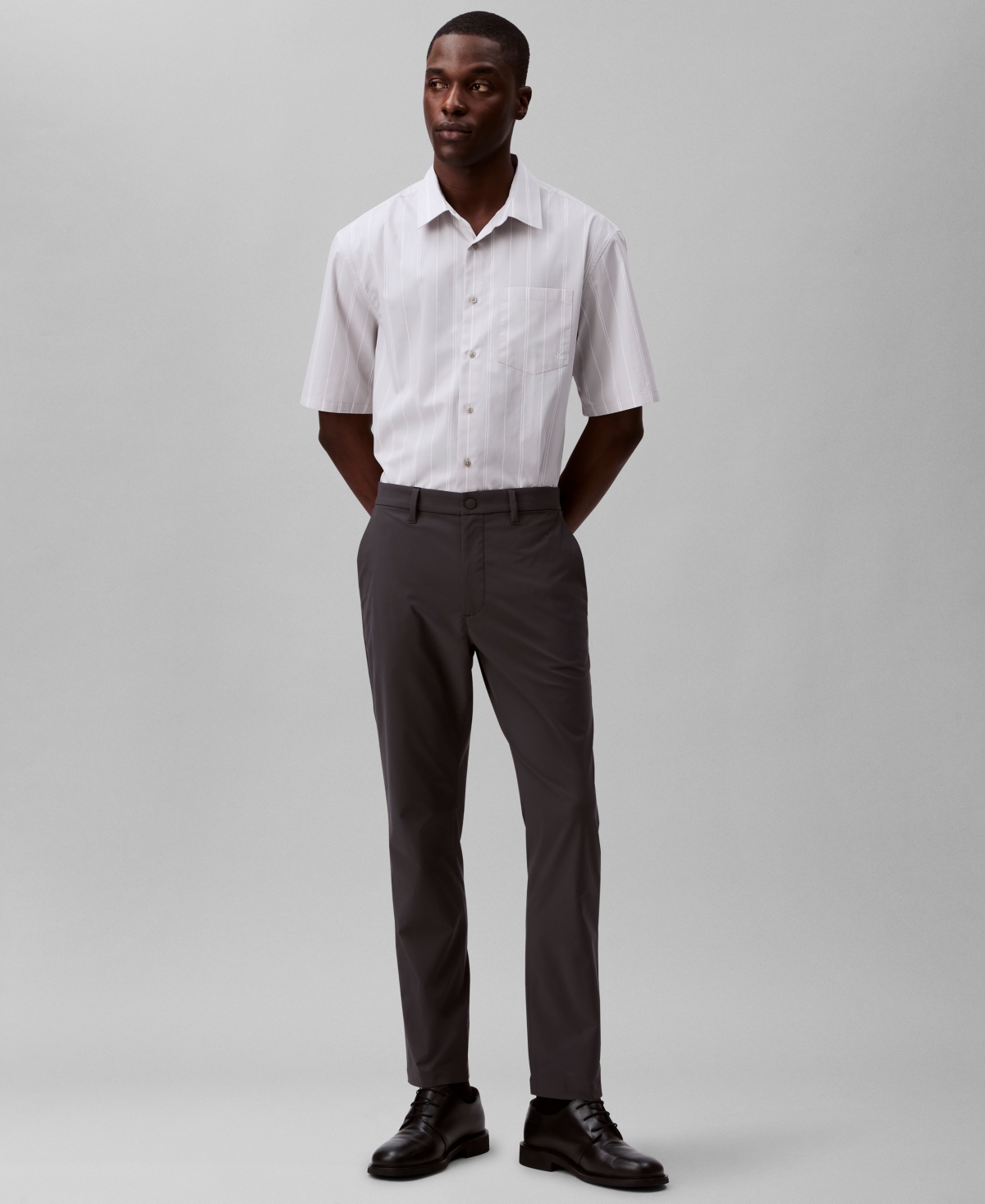 Calvin Klein Men's Slim-fit Stretch Wrinkle-resistant Tech Pants In Gray