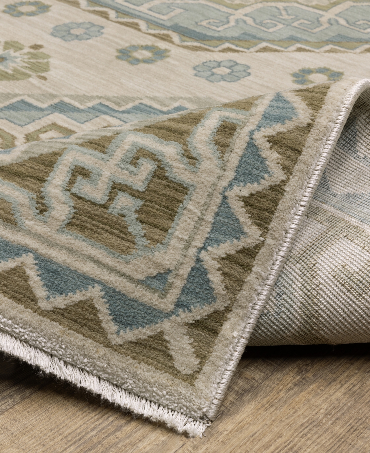 Oriental Weavers Maeve MAE03 6'7"x9'6" Area Rug