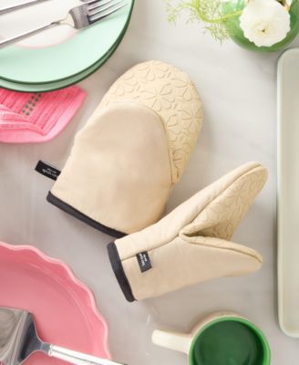 Spade Flower Soft Silicone Mini Mitt Set, 5.5" x 8"