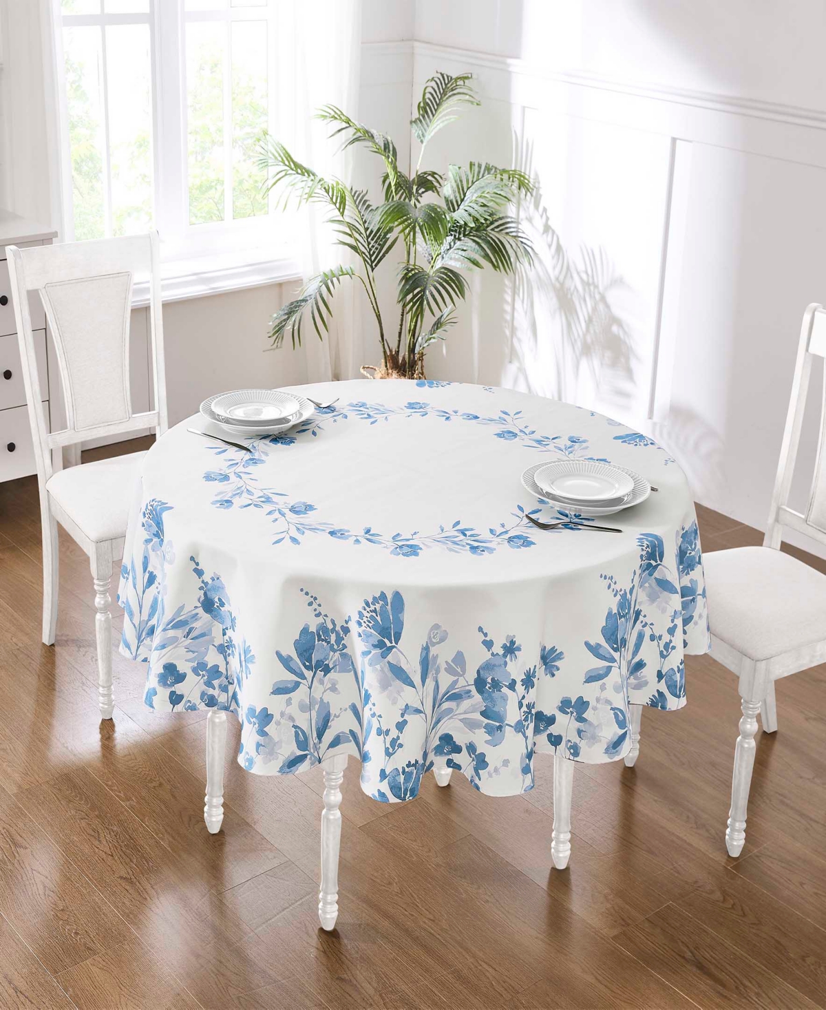 Izod Mystic Floral Tablecloth, 70" Round In Blue