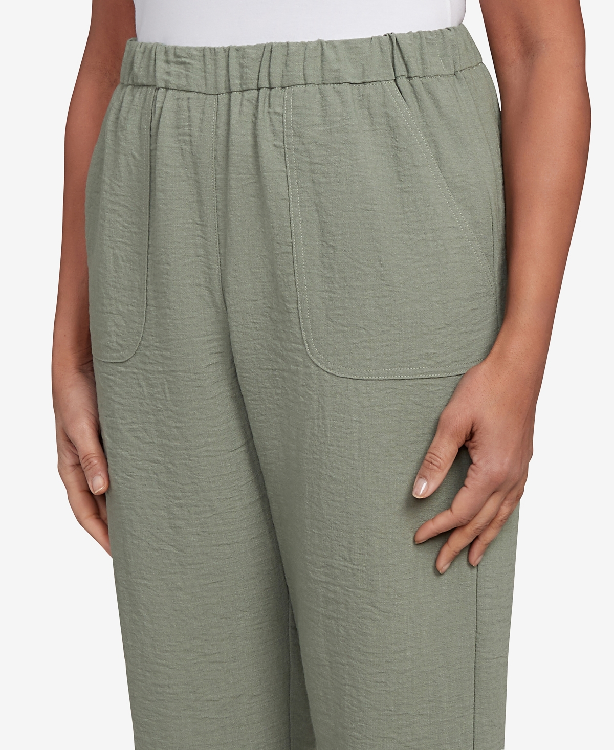 Alfred Dunner Petite Copper Canyon Button Tab Patch Pocket Capri Pants In Green