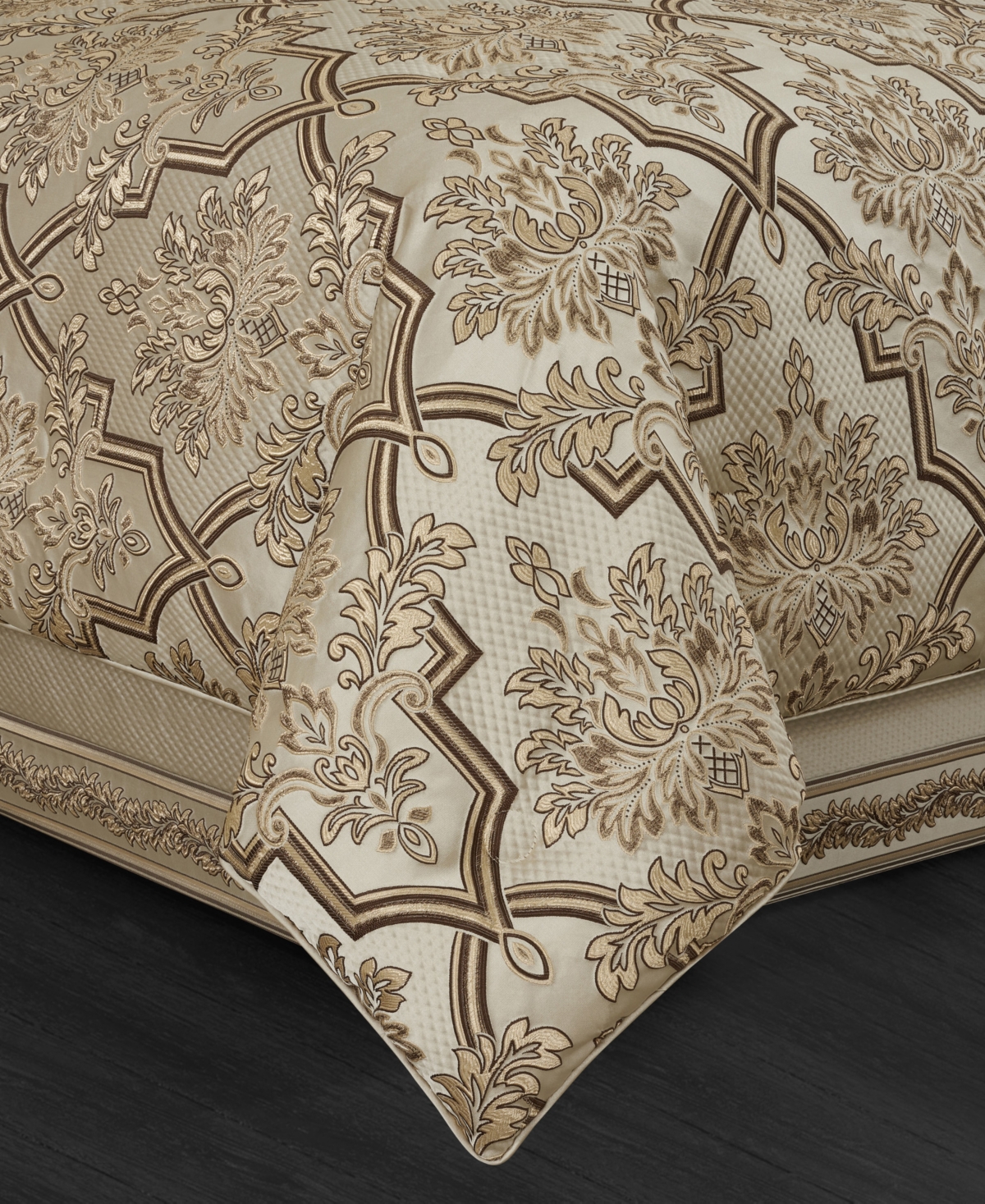 J Queen New York Gold Coast 4-pc. Comforter Set, King